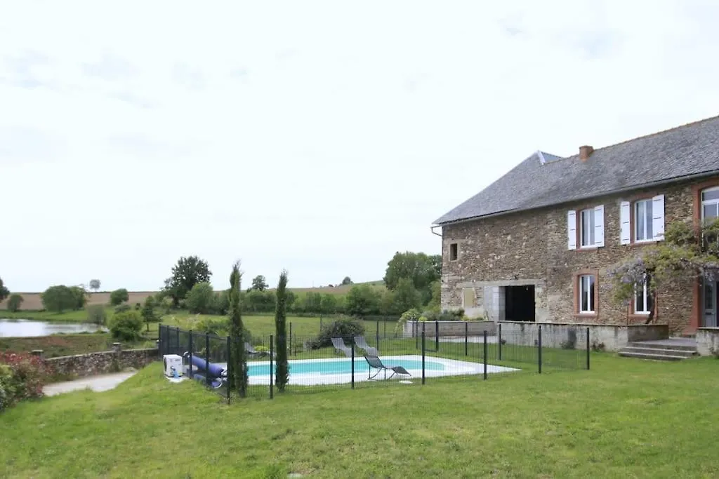 Holiday home Gite Le Chant Des Tournesols Piscine Chauffee Montirat