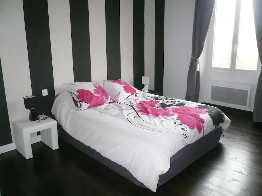 Holiday home Gite Le Chant Des Tournesols Piscine Chauffee Montirat